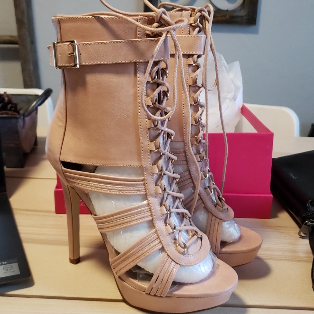Brand New Shoe Dazzle Dress Sandals Heels
